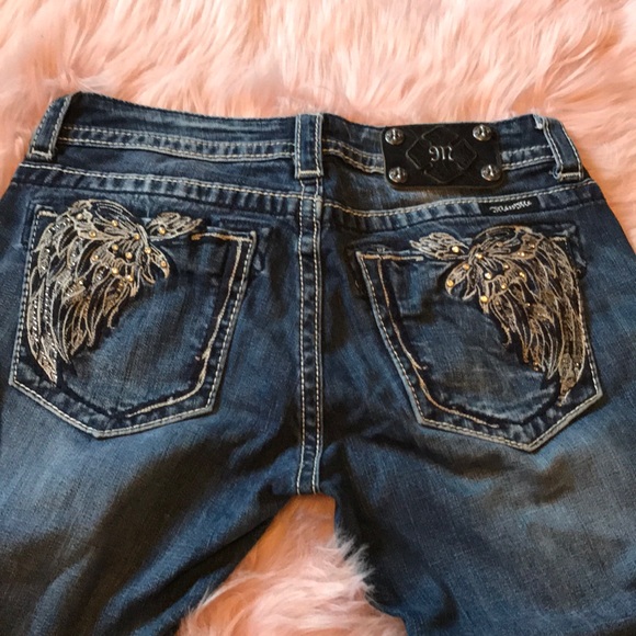 Miss Me Denim - Beautiful floral butterfly miss me jeans!
